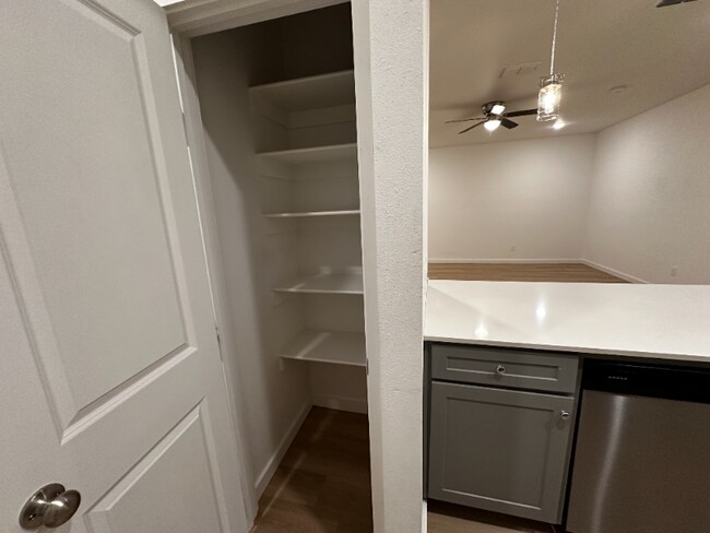 Building Photo - 5534 Itasca St