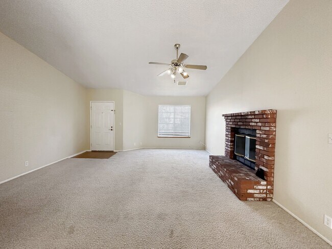 Foto del edificio - 605 E Wilson Ave