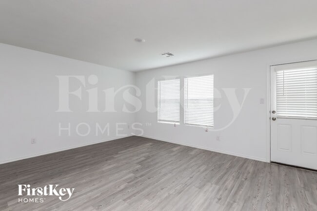 Building Photo - 5402 Basil Chase