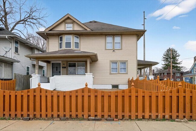 Foto del edificio - 3403 Broadway St