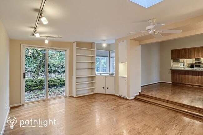 Building Photo - 3250 Top View Ct, West Linn, OR, 97068