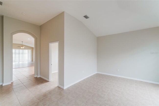 Building Photo - 521 Painted Leaf Dr