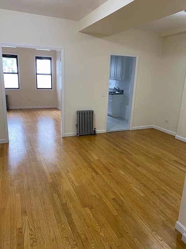 Primary Photo - 424 E 81st St