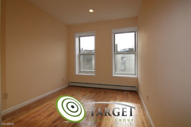 Building Photo - 3 br, 2 bath Apartment - 5516 Myrtle Ave 2F