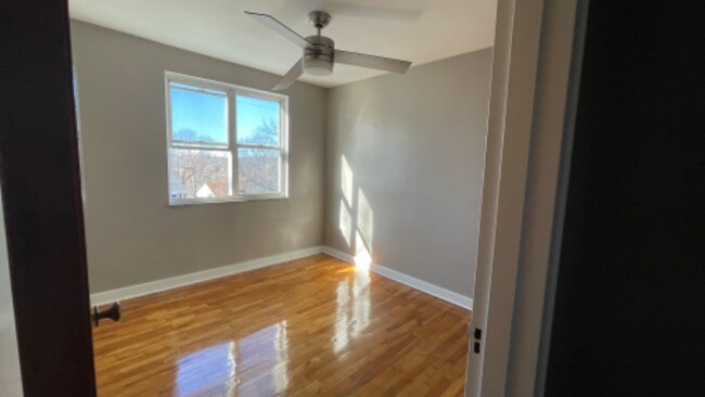 Building Photo - 943 Woodbine St