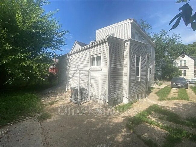 Foto del edificio - 1607 Banklick St