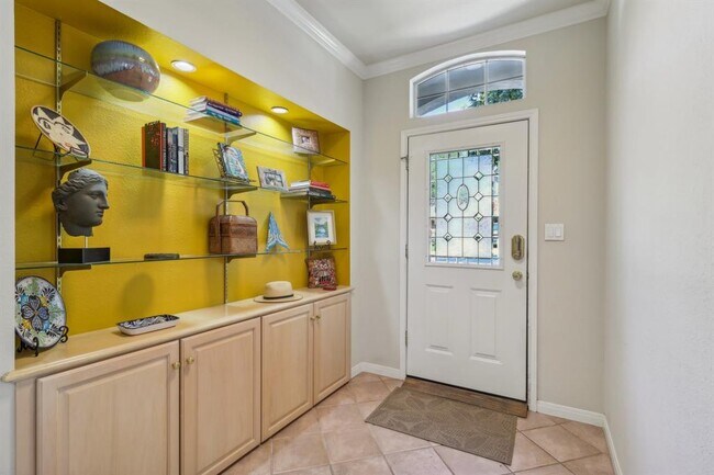 Foto del edificio - 617 Evergreen Ln