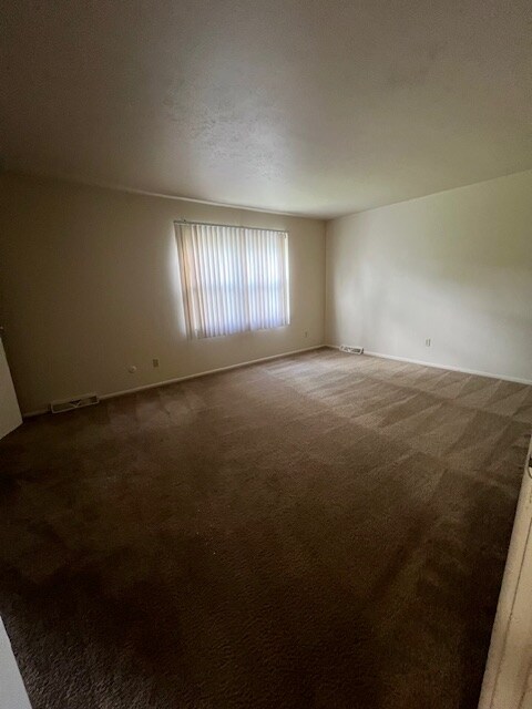 Foto del edificio - 457 Mathews Rd