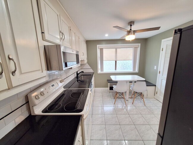 Building Photo - 238 Skyview Dr