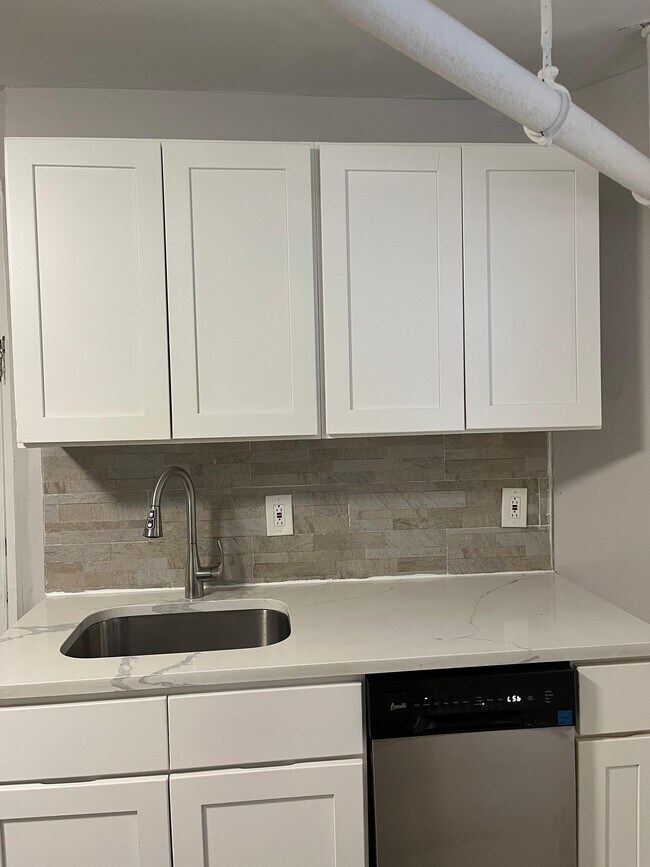 Foto del edificio - 7320 Kennedy Blvd