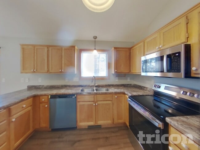 Building Photo - 6540 153rd Way NW