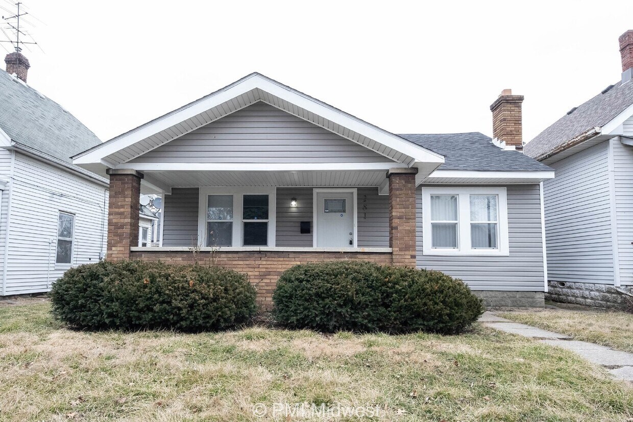 Primary Photo - Charming 2-Bedroom Home with Fireplace in ...