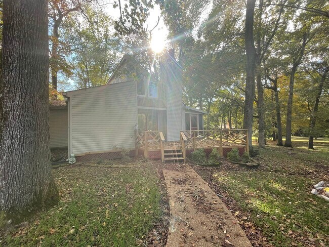 Building Photo - 514 Lovell Dr