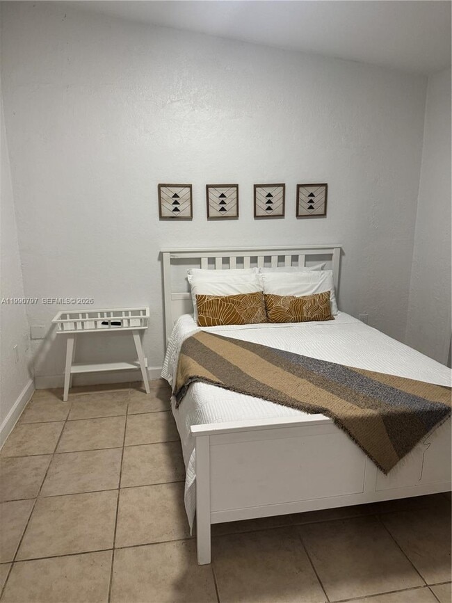 Building Photo - 6126 SW 61st St