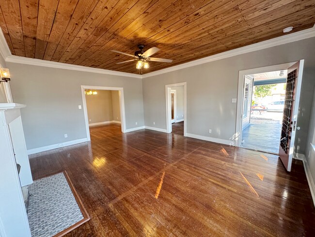 Foto del edificio - 739 E Highland Blvd