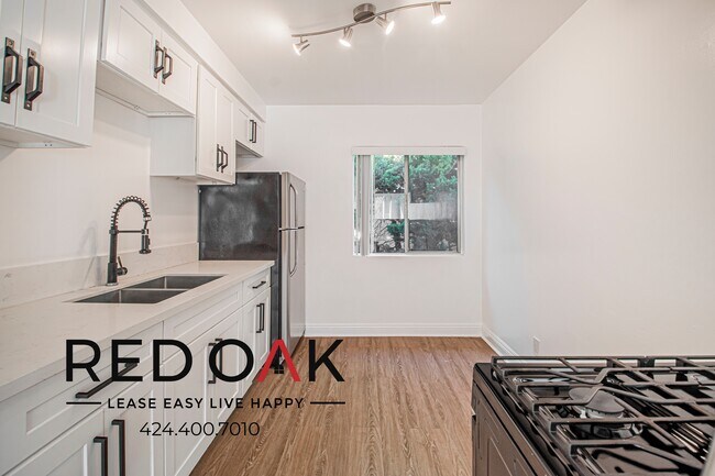 Foto del edificio - 12520 Lakewood Blvd