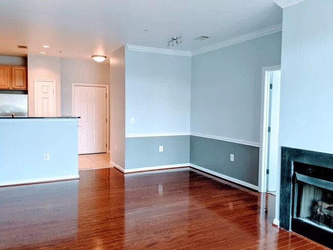 Comedor - 2465 Army Navy Dr