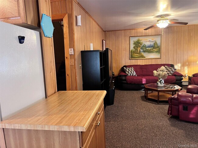 Building Photo - 13 Herlings Rd