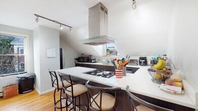 Building Photo - 5 Munroe St