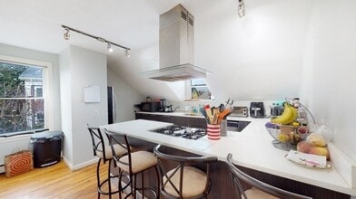 Building Photo - 5 Munroe St