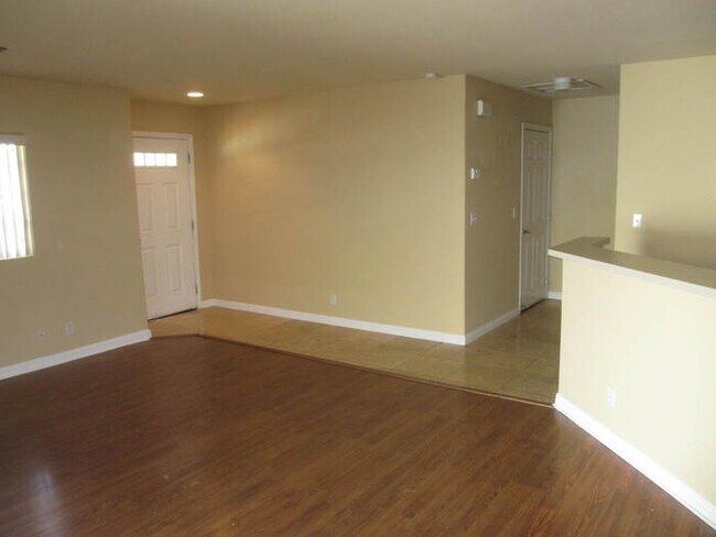 Foto del edificio - Maili-Sea Country: 3 Bdrm 2 Bath House w/ ...