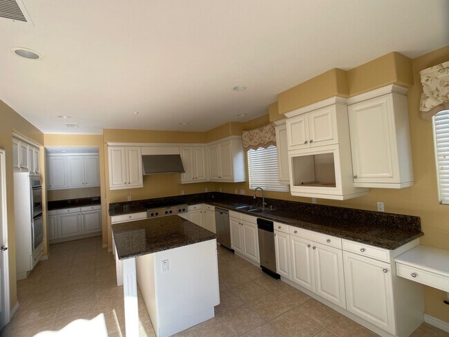 Building Photo - Oxnard 4 Bedroom 3 Full Bathroom 2-Story Home