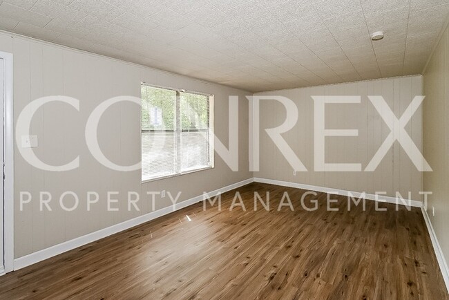 Building Photo - Welcome Home! Cute 3 Bedroom!