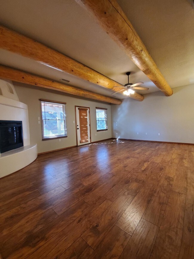 Building Photo - 823 Kipuka Dr NW