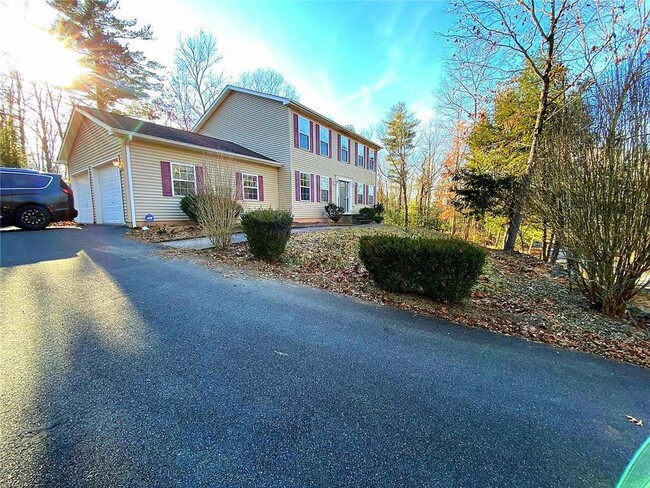 Building Photo - 322 Carnation Rd
