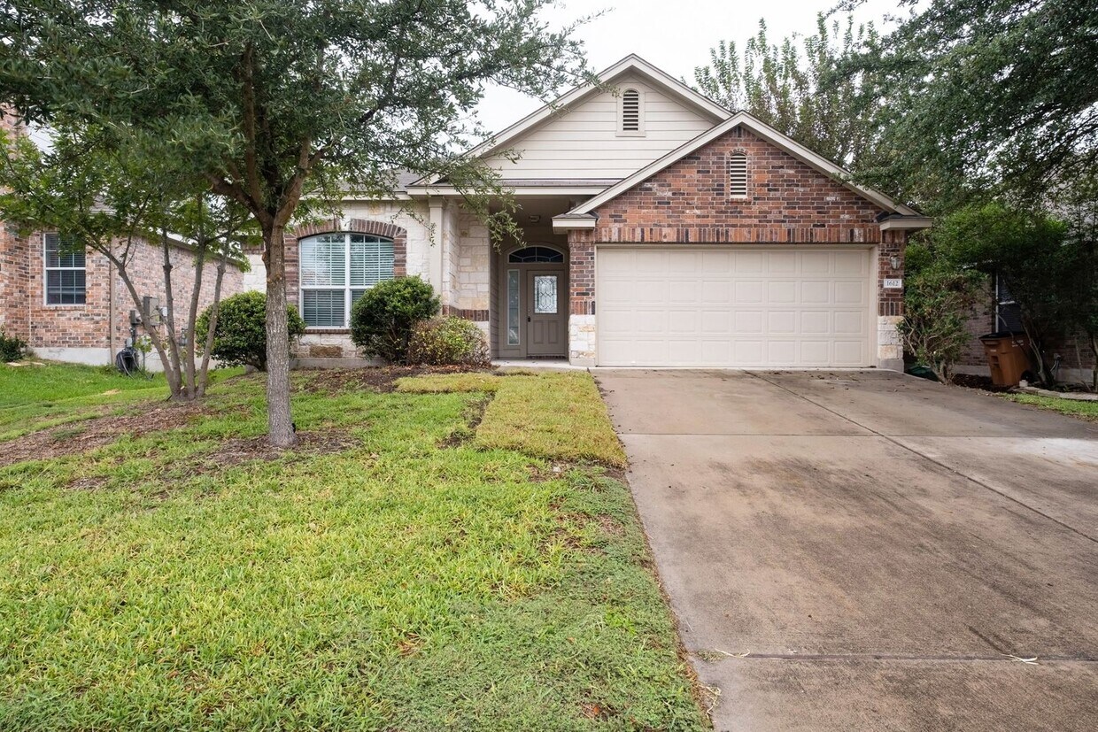 Foto principal - Spacious 4 Bedroom 2 Bath Home in Pioneer ...