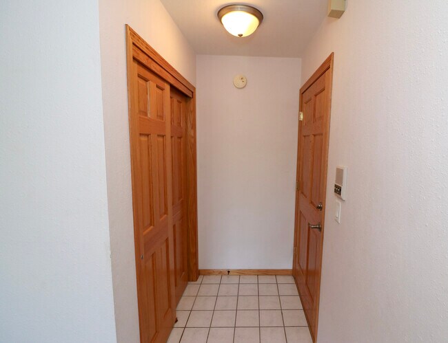 Entryway - 1814 22nd Ave S