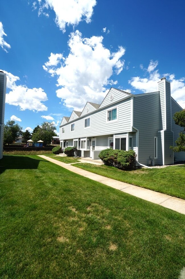 Building Photo - 7644 Lexington Manor Dr