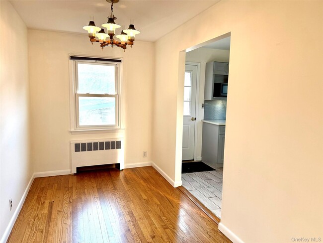 Foto del edificio - 61 Juniper Rd