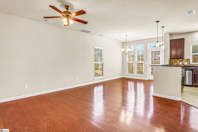 Foto del edificio - 446 Christiane Way