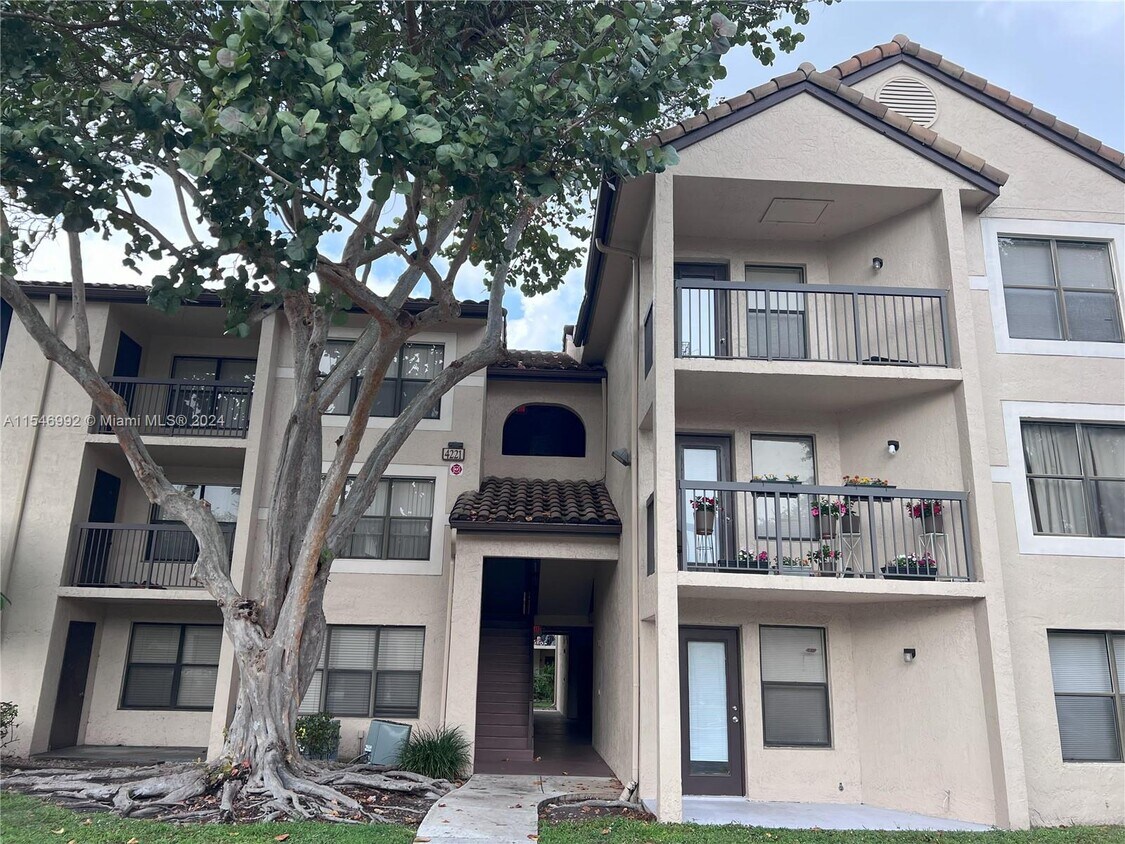 4221 W McNab Rd Unit 43, Pompano Beach, FL 33069 Condo for Rent in