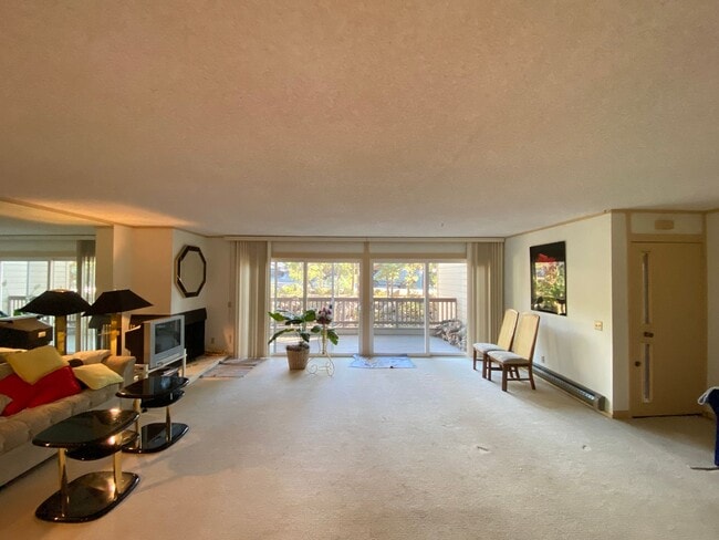 Building Photo - 3 Bedroom Condo - Walk to Burnt Cedar Beach!