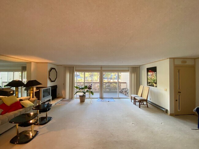 Foto del edificio - 3 Bedroom Condo - Walk to Burnt Cedar Beach!