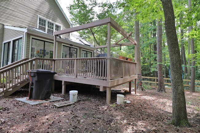 Foto del edificio - 2804 Cove Ridge Rd