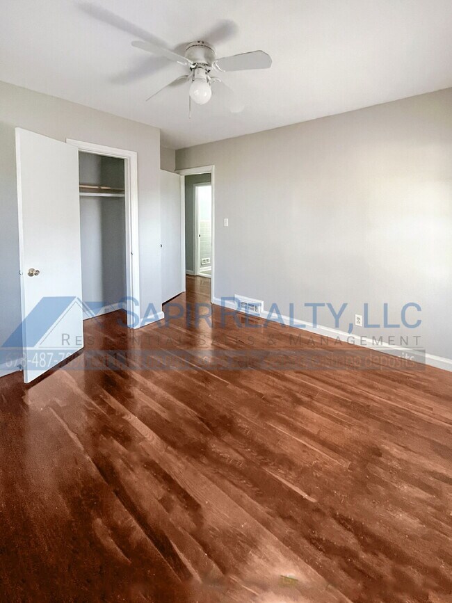 Building Photo - 1686 Valencia Rd