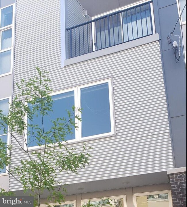 Foto del edificio - 1336 N Howard St