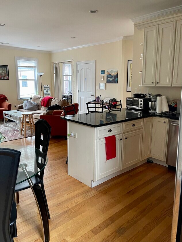 Primary Photo - 21 Armstrong St