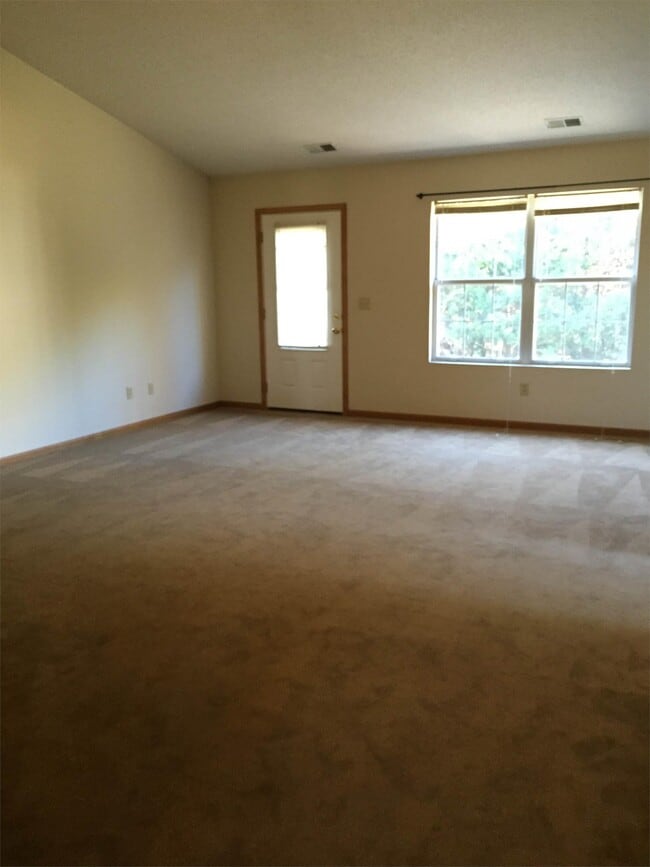 Building Photo - 2909 Russel Ct