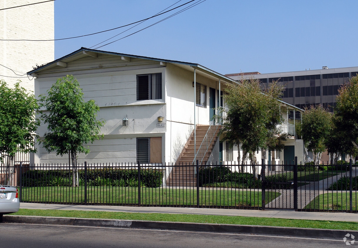 Primary Photo - The Oasis Apartments