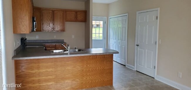 Building Photo - 718 Cobblestone Dr
