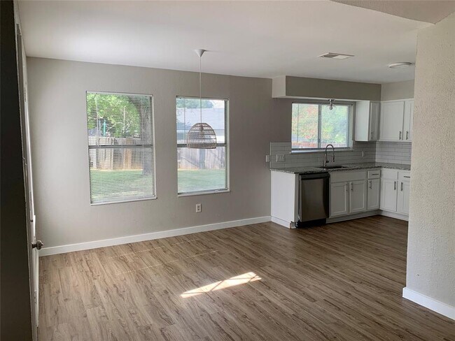 Foto del edificio - 1604 Middleway Rd