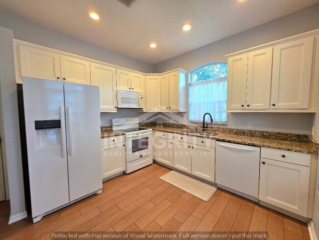 Building Photo - 10107 Farmingdale Pl