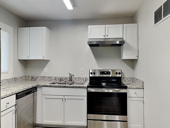 Foto del edificio - 6104 E 148th St