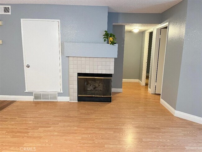 Building Photo - 26 Rainwood-