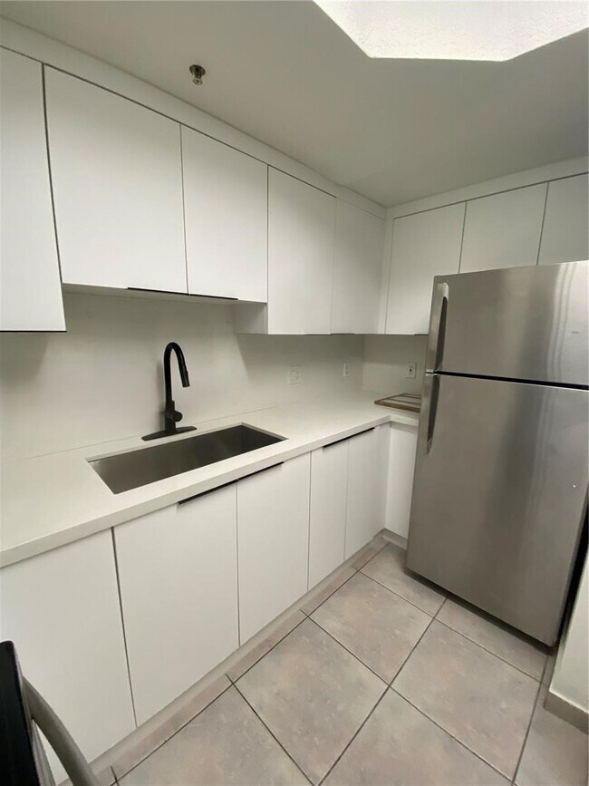 Foto del edificio - 17455 NW 75th Pl