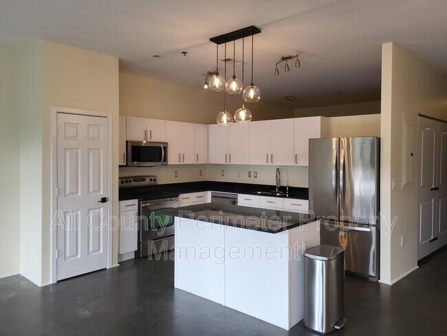 Foto del edificio - 560 Dutch Valley Rd NE